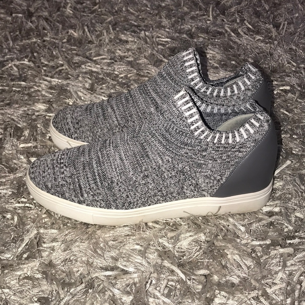 Steve Madden grey sneakers